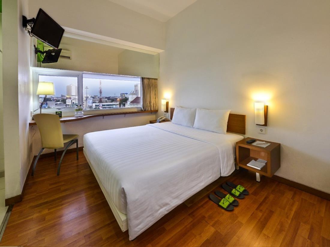 Whiz Hotel Pemuda Σεμαράνγκ Εξωτερικό φωτογραφία
